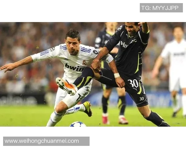 足球明星感恩回馈粉丝赠送限量手表传递热爱与支持